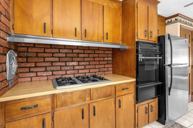 4 Southgate Rd, Franklin, MA 02038