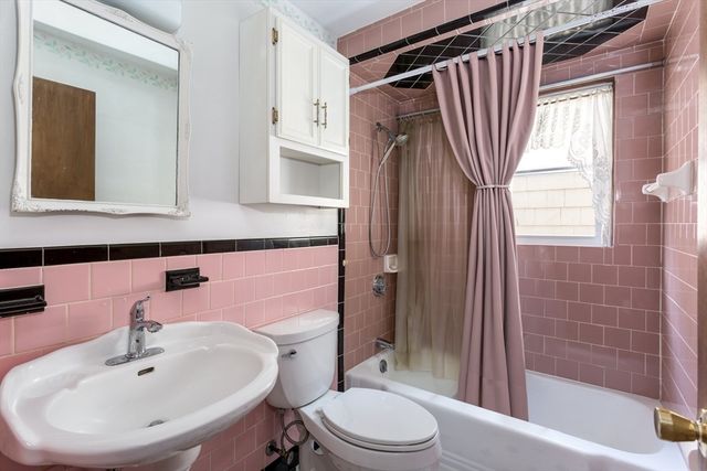 4 Southgate Rd, Franklin, MA 02038