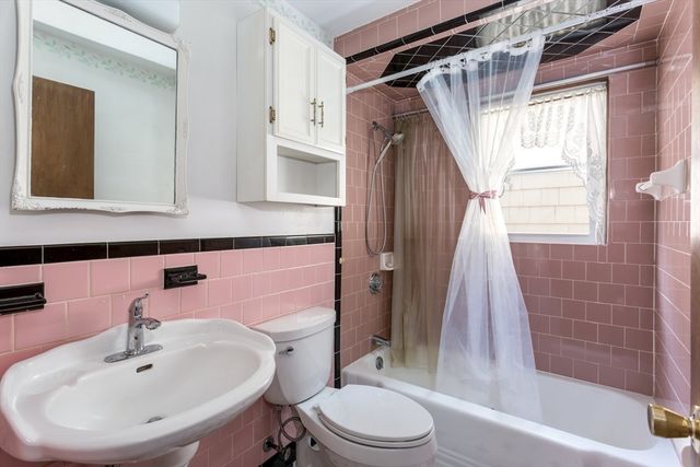 4 Southgate Rd, Franklin, MA 02038
