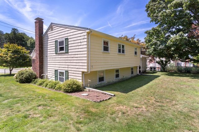 4 Southgate Rd, Franklin, MA 02038