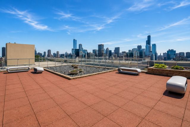 500 W SUPERIOR Street 604, Chicago, IL 60654