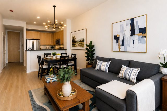 500 W SUPERIOR Street 604, Chicago, IL 60654