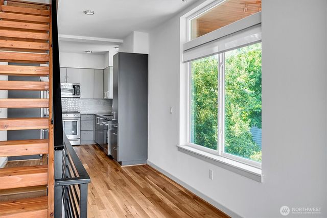 3219 Fuhrman Avenue E, Seattle, WA 98102