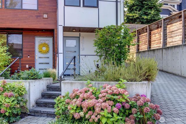 3219 Fuhrman Avenue E, Seattle, WA 98102