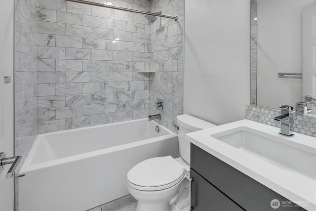 3219 Fuhrman Avenue E, Seattle, WA 98102