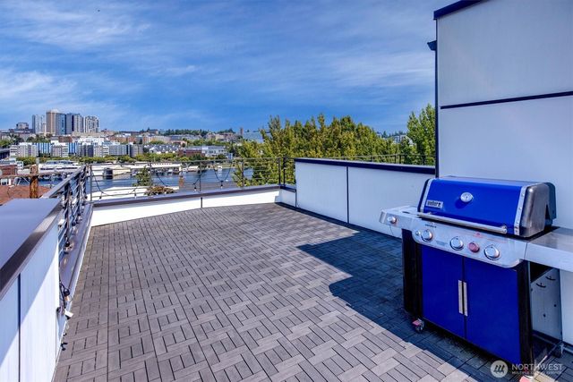 3219 Fuhrman Avenue E, Seattle, WA 98102