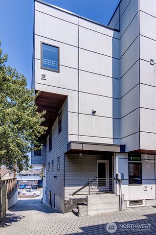 3219 Fuhrman Avenue E, Seattle, WA 98102