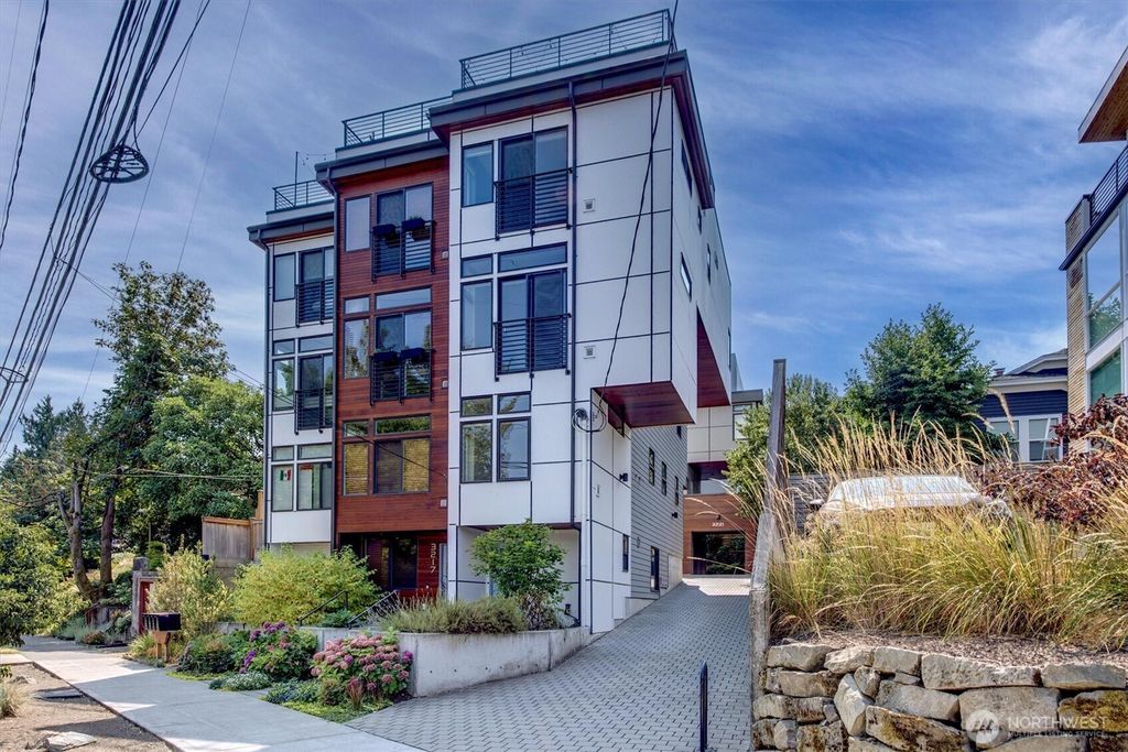 3219 Fuhrman Avenue E, Seattle, WA 98102