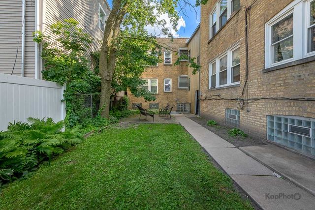 4860 W Byron Street, Chicago, IL 60641