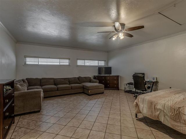 1013 NW 6th Street, Moore, OK 73160