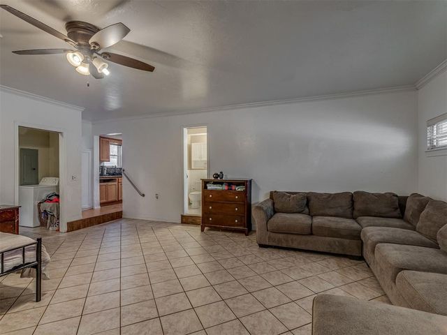 1013 NW 6th Street, Moore, OK 73160