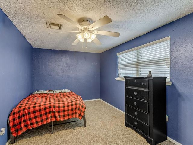 1013 NW 6th Street, Moore, OK 73160