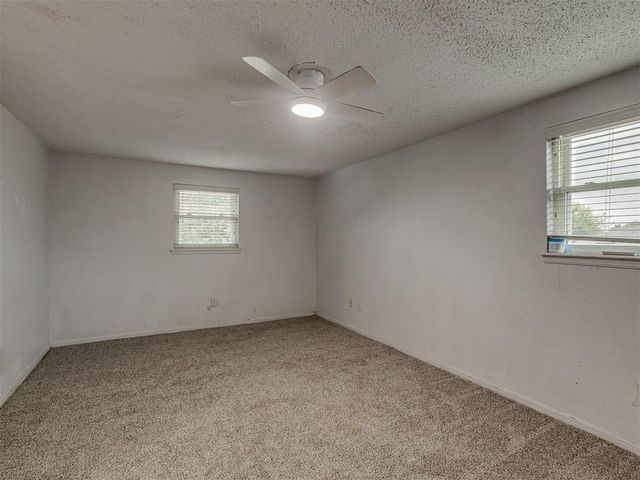 1013 NW 6th Street, Moore, OK 73160