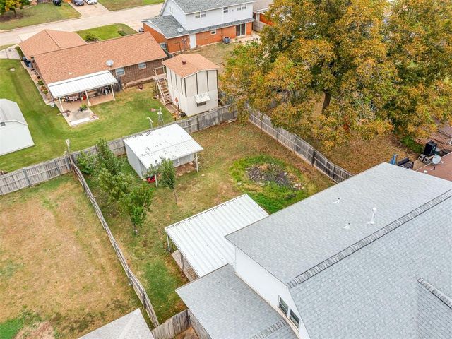 1013 NW 6th Street, Moore, OK 73160