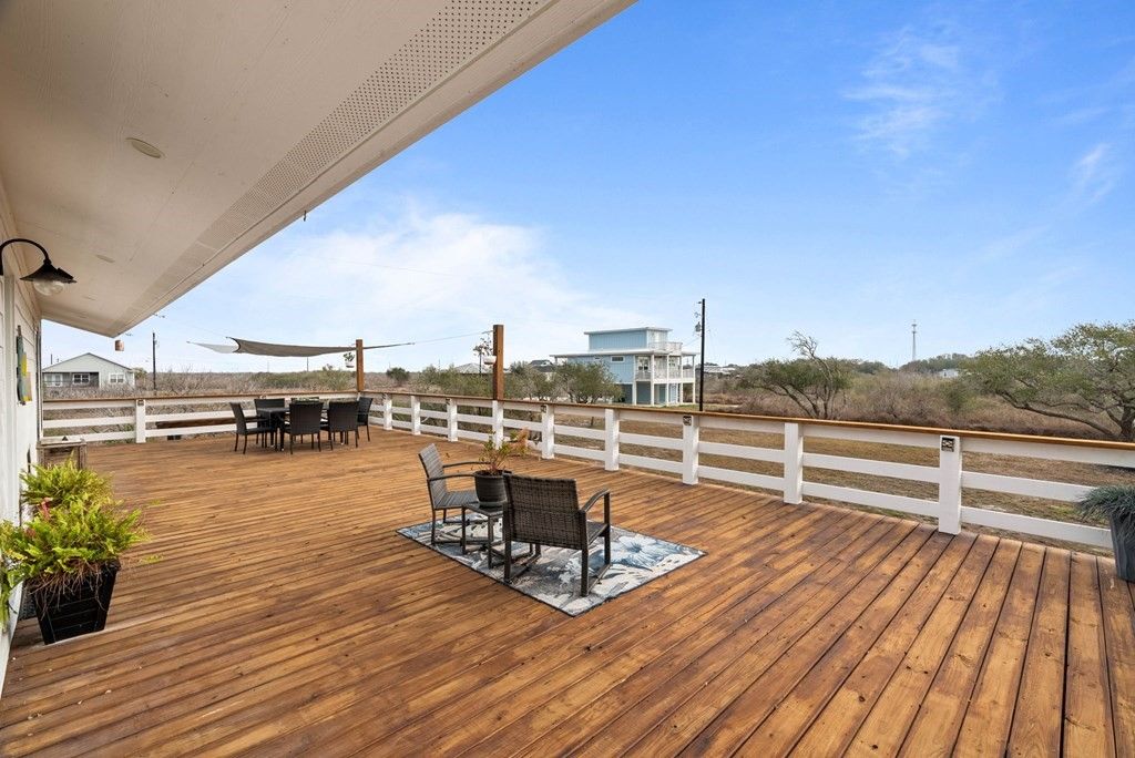 341 W Misty Oak, Rockport, TX 78382 — photo 2