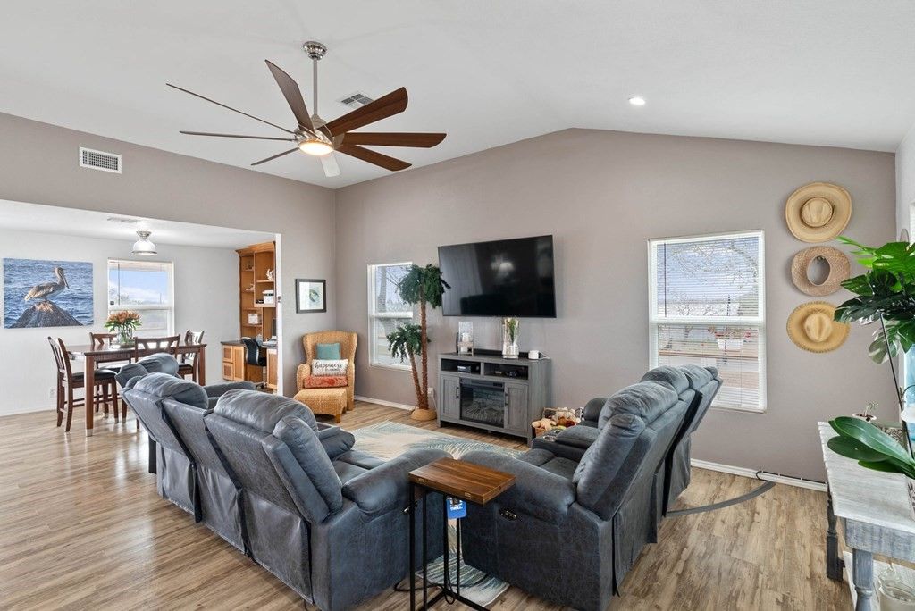 341 W Misty Oak, Rockport, TX 78382 — photo 5