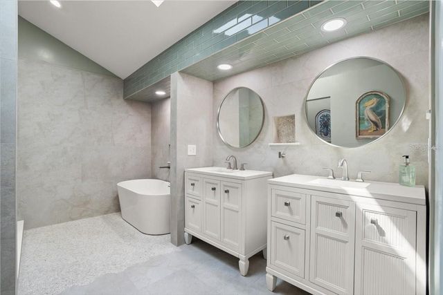 1517 N HALIFAX AVENUE, Daytona Beach, FL 32118