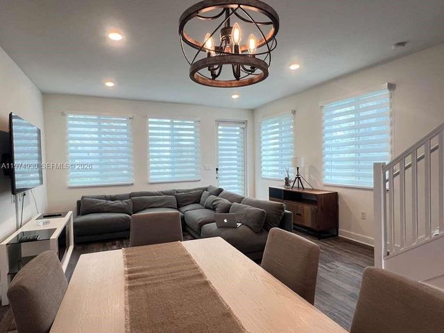 10229 NW 64th Ter 101, Doral, FL 33178