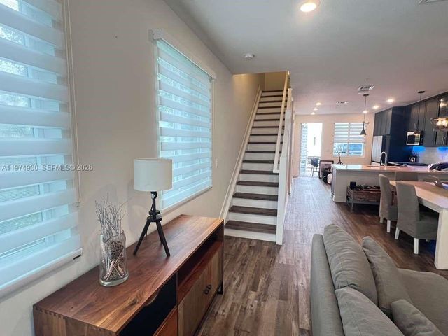 10229 NW 64th Ter 101, Doral, FL 33178