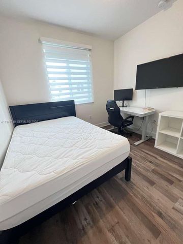 10229 NW 64th Ter 101, Doral, FL 33178