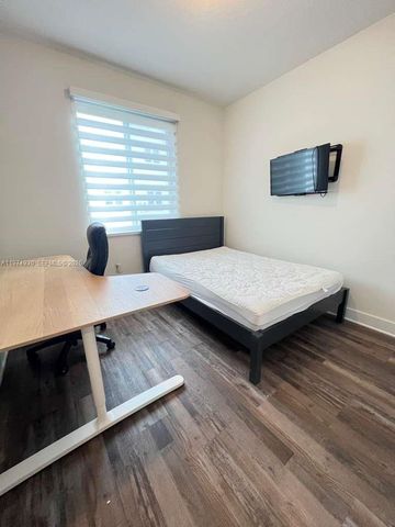 10229 NW 64th Ter 101, Doral, FL 33178