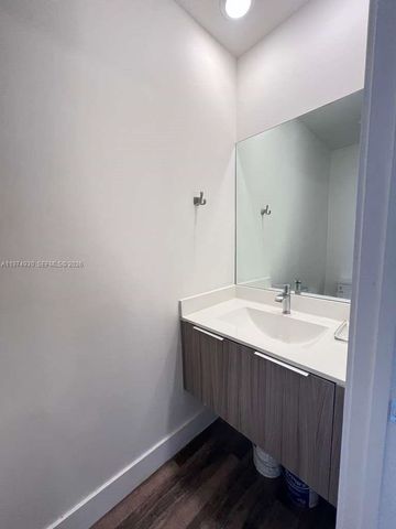 10229 NW 64th Ter 101, Doral, FL 33178