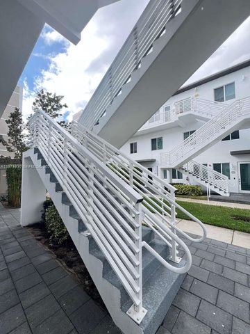 10229 NW 64th Ter 101, Doral, FL 33178