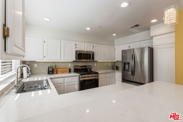 8011 Hannum Avenue, Culver City, CA 90230