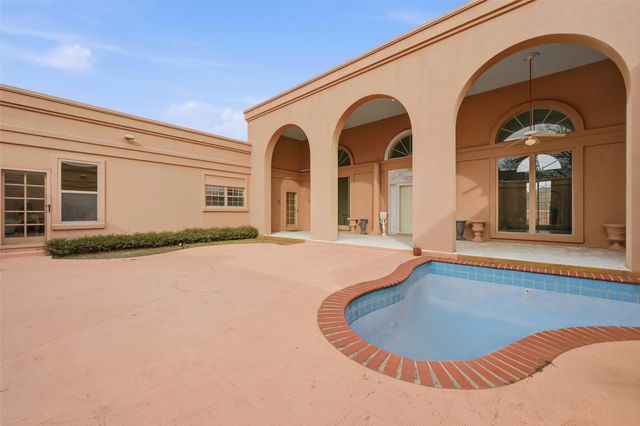 2613 W Cascade Drive, Sherman, TX 75092