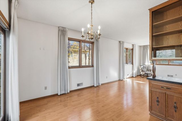 1823 Gramsie Road, Arden Hills, MN 55112