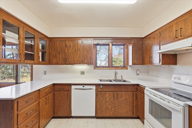 1823 Gramsie Road, Arden Hills, MN 55112