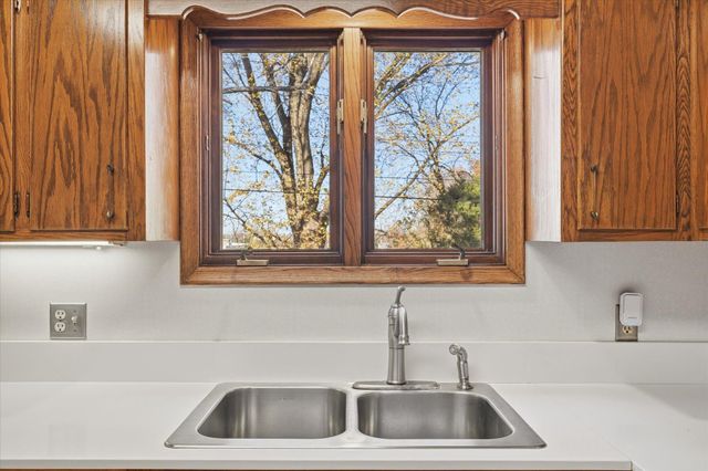 1823 Gramsie Road, Arden Hills, MN 55112