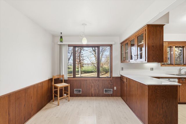 1823 Gramsie Road, Arden Hills, MN 55112