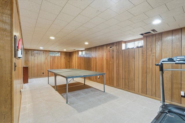 1823 Gramsie Road, Arden Hills, MN 55112