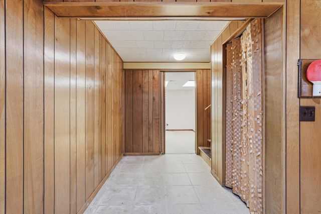 1823 Gramsie Road, Arden Hills, MN 55112