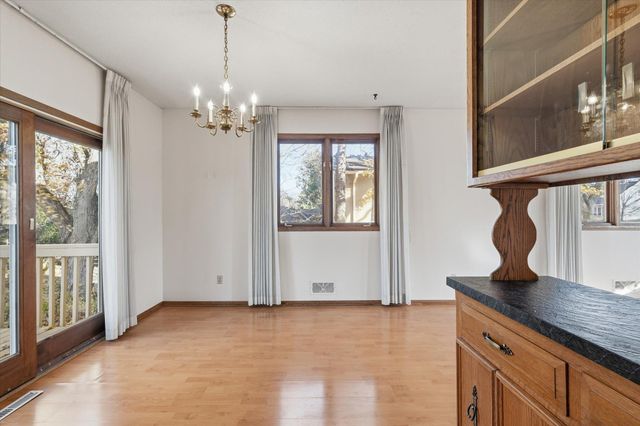 1823 Gramsie Road, Arden Hills, MN 55112