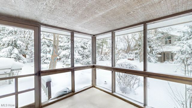 16 Deerfield Lane, Beachwood, OH 44122