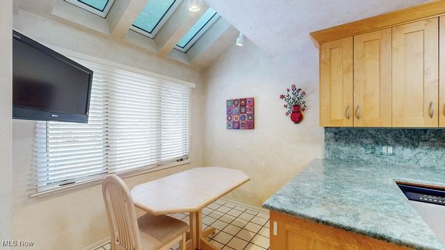 16 Deerfield Lane, Beachwood, OH 44122