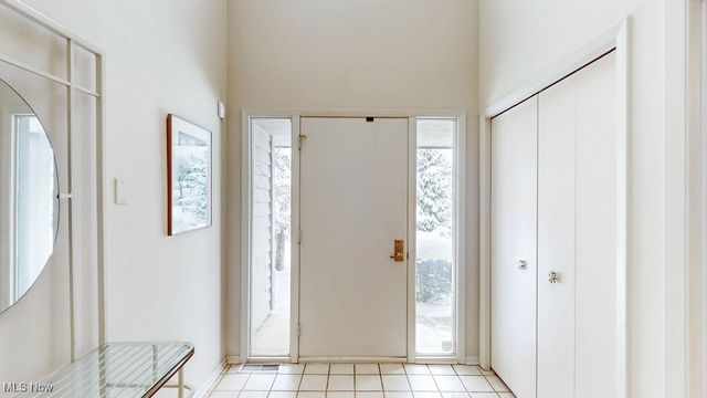 16 Deerfield Lane, Beachwood, OH 44122