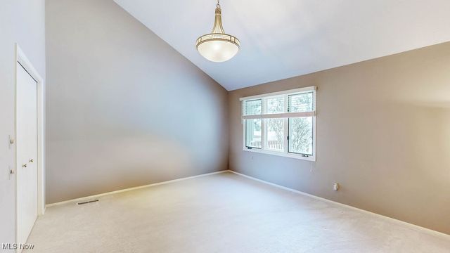 16 Deerfield Lane, Beachwood, OH 44122