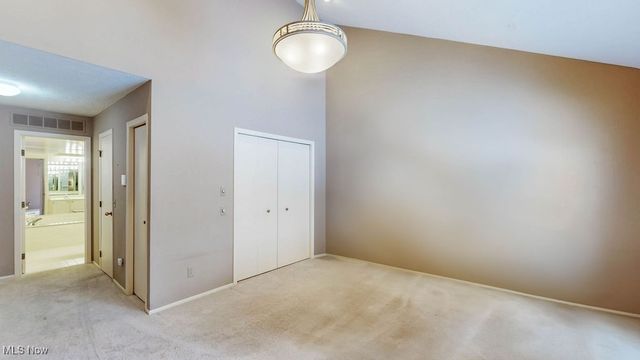 16 Deerfield Lane, Beachwood, OH 44122