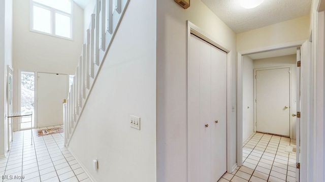 16 Deerfield Lane, Beachwood, OH 44122