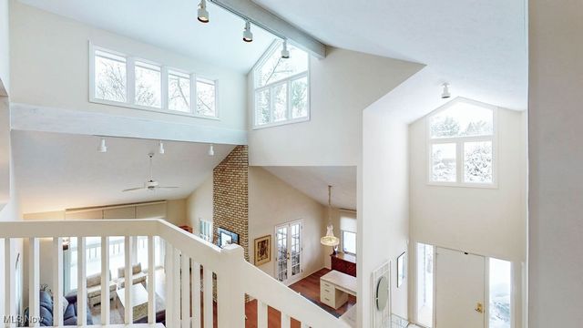 16 Deerfield Lane, Beachwood, OH 44122