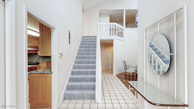 16 Deerfield Lane, Beachwood, OH 44122