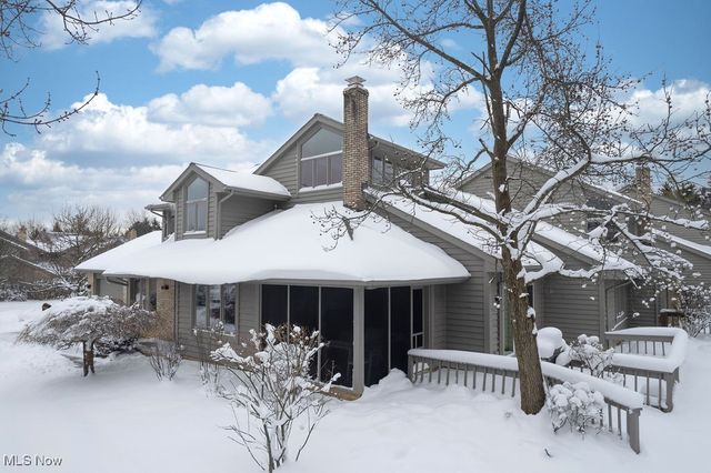 16 Deerfield Lane, Beachwood, OH 44122