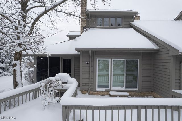 16 Deerfield Lane, Beachwood, OH 44122