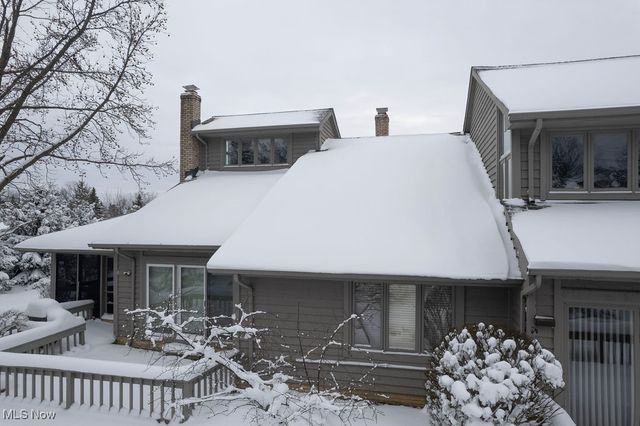 16 Deerfield Lane, Beachwood, OH 44122