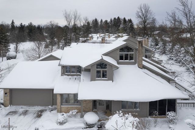 16 Deerfield Lane, Beachwood, OH 44122