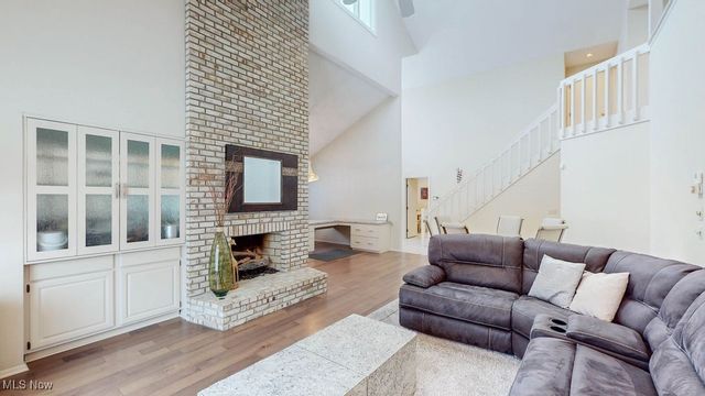 16 Deerfield Lane, Beachwood, OH 44122