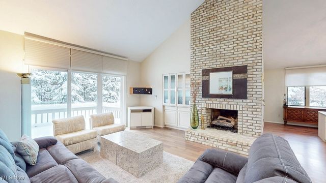 16 Deerfield Lane, Beachwood, OH 44122